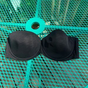 Victoria’s Secret strapless bra 36C